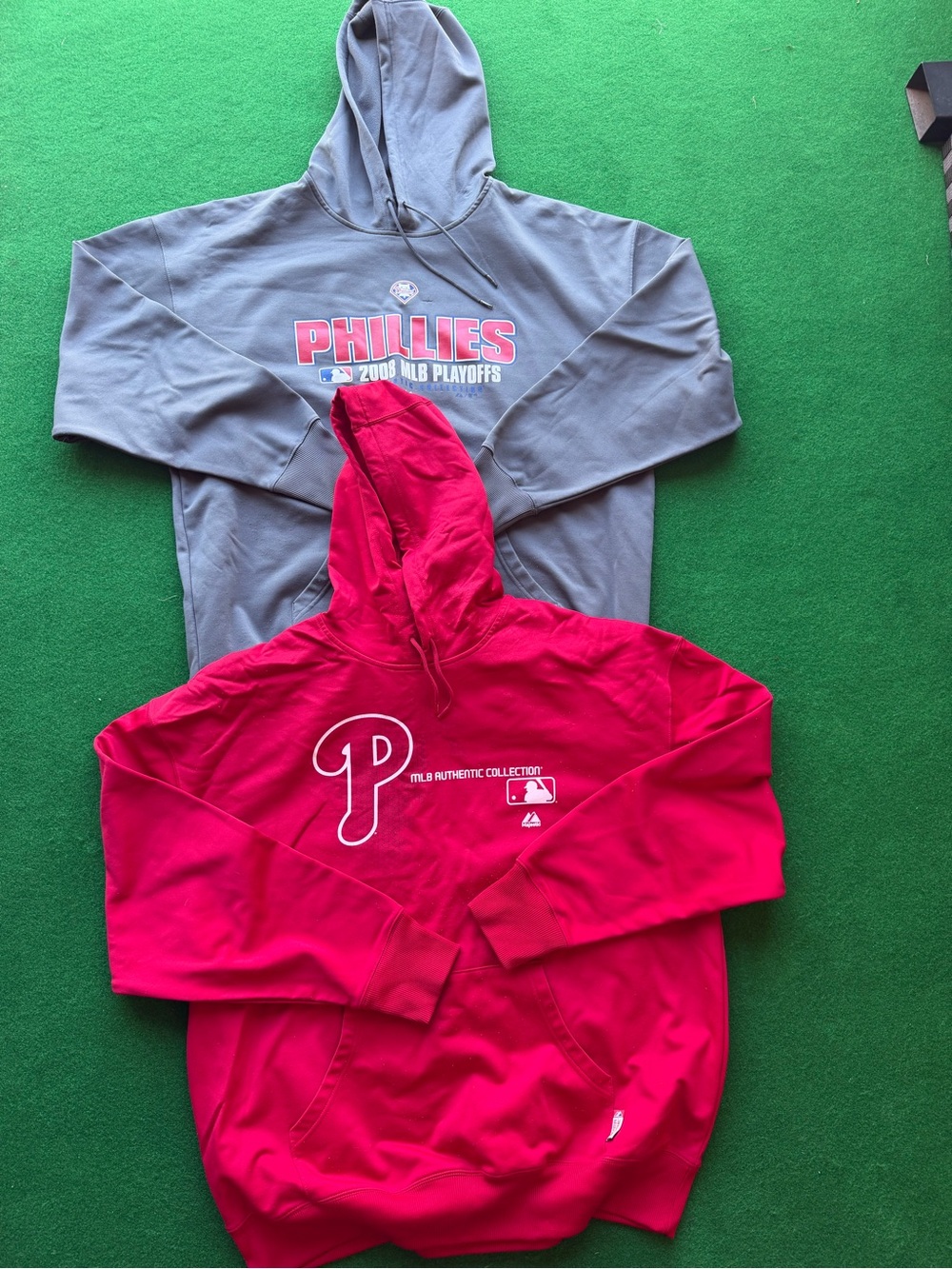 Bundle of Majestic Men’s XXL Philadelphia Phillies Hoodies